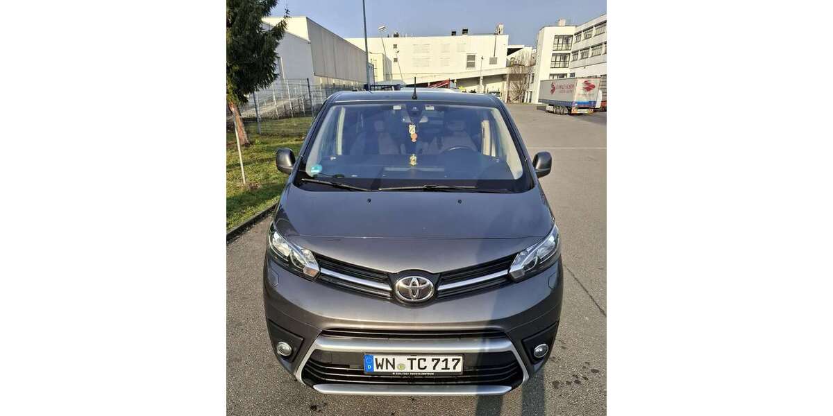 Toyota Proace 141.000 km 33.500 &euro; Fellbach 70736