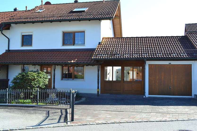 Haus zum Kaufen in Ortenburg 380.000 € 188 m²