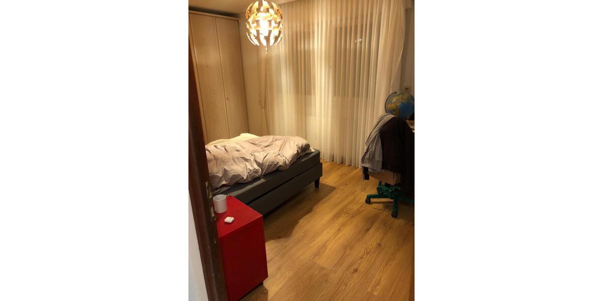 Einfamilienhaus Düsseldorf Stadtbezirk 5 - 6 Zimmer, 250 m&sup2;, 2.800&euro; | Angebot:24851125