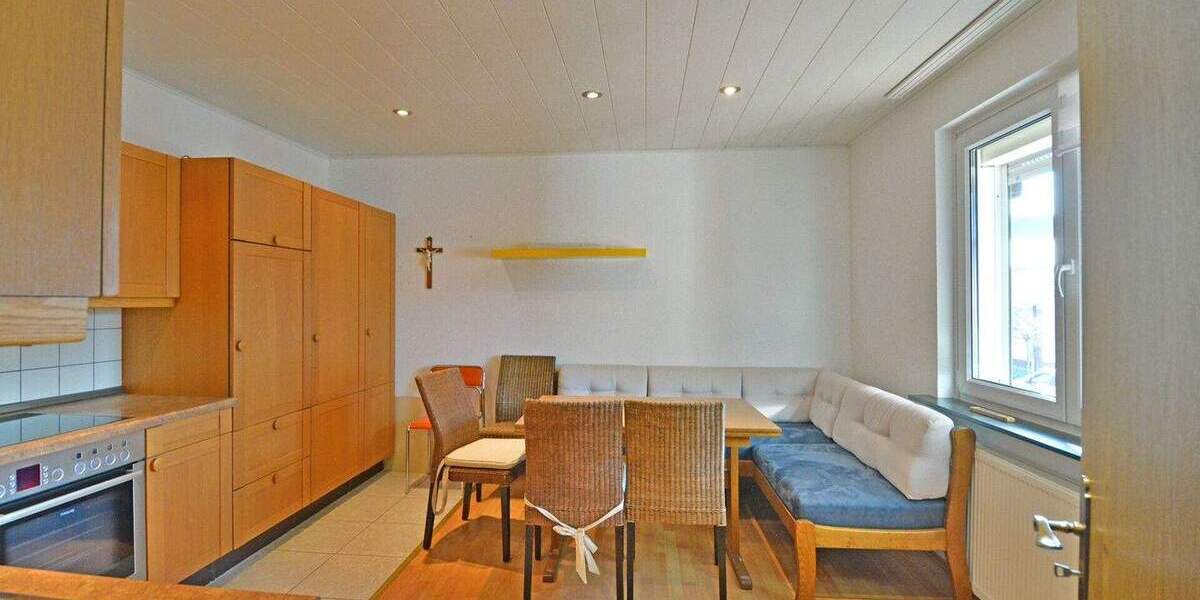 Mehrfamilienhaus, Wohnhaus Hofgeismar / Hombressen Hombressen - 9 Zimmer, 245 m&sup2;, 330.000&euro; | Angebot:25246013