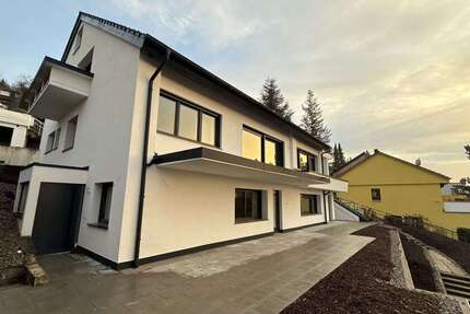 Wohnung Stuttgart Feuerbach - 5 Zimmer, 220 m&sup2;, 2.900&euro; | Angebot:26381478