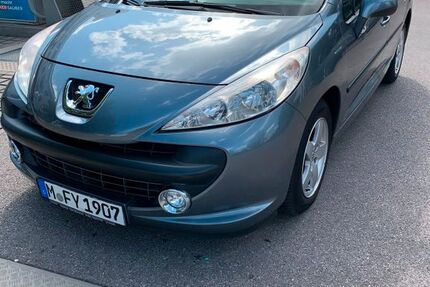 Peugeot 207 127.000 km 2.700 &euro; München 81369