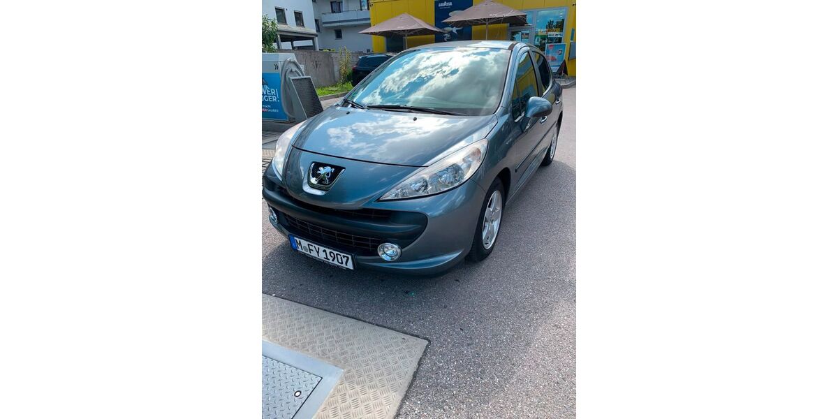 Peugeot 207 127.000 km 2.700 &euro; München 81369