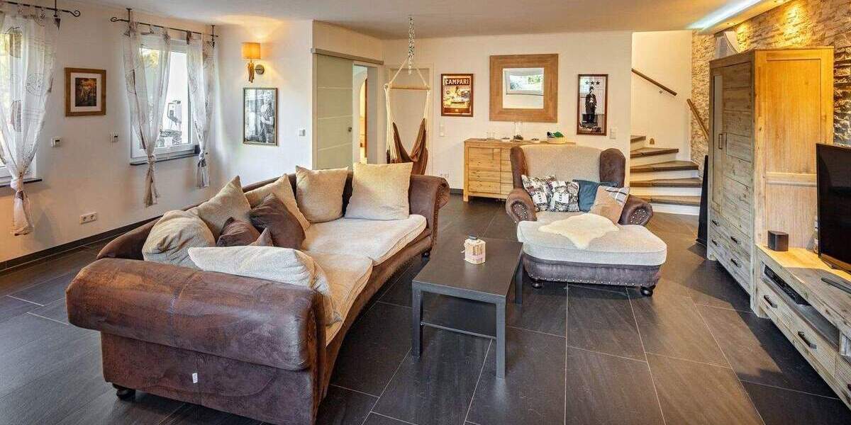 Einfamilienhaus Essen Burgaltendorf - 9 Zimmer, 256 m&sup2;, 870.000&euro; | Angebot:25475552