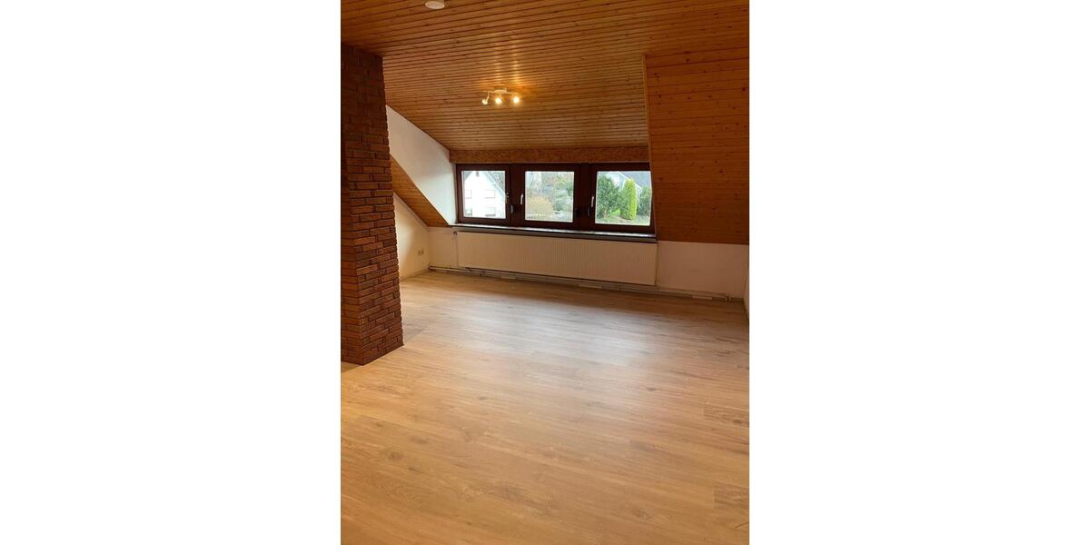 Doppelhaushälfte Montabaur - 7 Zimmer, 146 m&sup2;, 1.600&euro; | Angebot:25405916