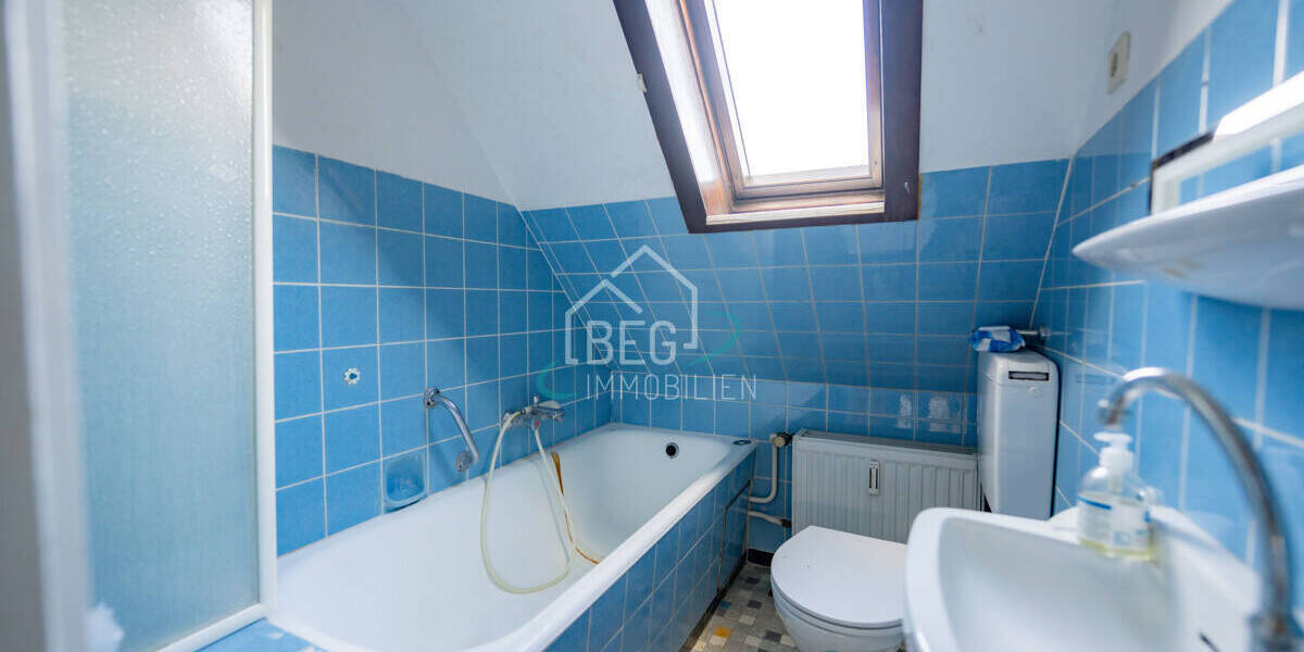 Mehrfamilienhaus, Wohnhaus Crailsheim Roßfeld - 8 Zimmer, 131 m&sup2;, 349.000&euro; | Angebot:26242334