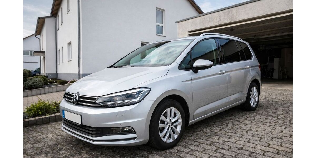 VW Touran 122.600 km 17.000 &euro; Völklingen 66333
