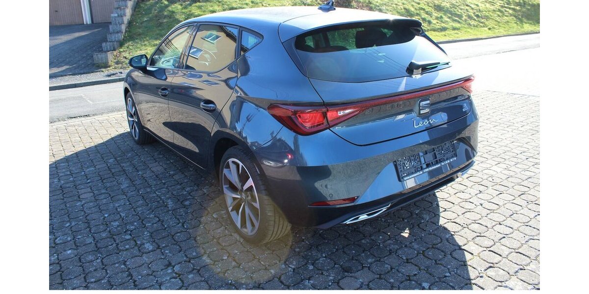 Seat Leon FR 1,4 e-HYBRID NAVI/18Zoll/LED/Kamera 74.562 km 21.900 &euro; Höchstenbach 57629