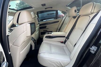 BMW 750