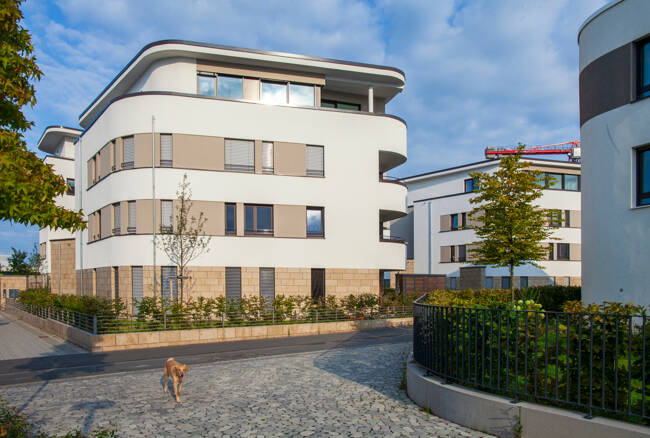 Schon in wenigen Wochen können Sie hier wohnen: Traumhafte 4,5-Zimmer-Wohnung direkt am Park! KfW-40