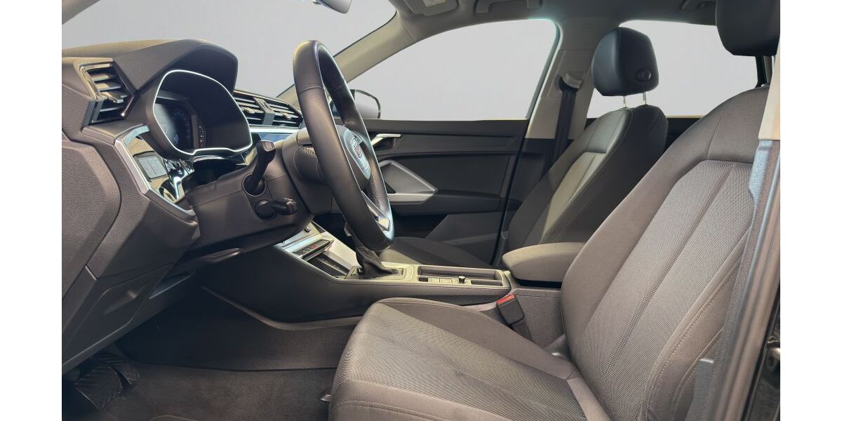 Audi Q3 118.000 km 26.950 &euro; Heek 48619