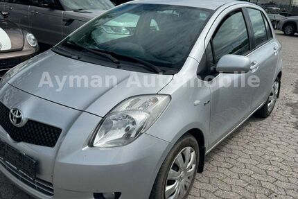 Toyota Yaris 203.000 km 1.699 &euro; Euskirchen 53879