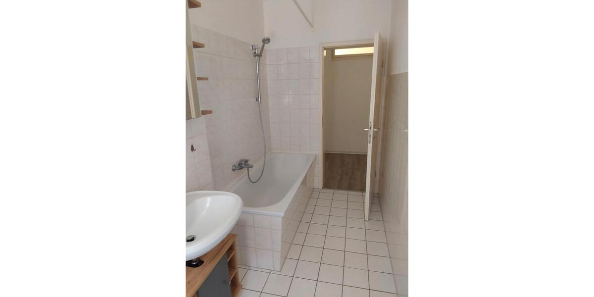 Etagenwohnung Arnstadt - 2 Zimmer, 96 m&sup2;, 620&euro; | Angebot:26624701