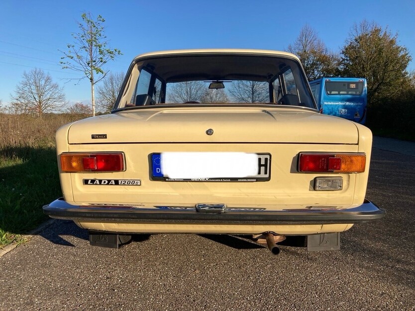 1200