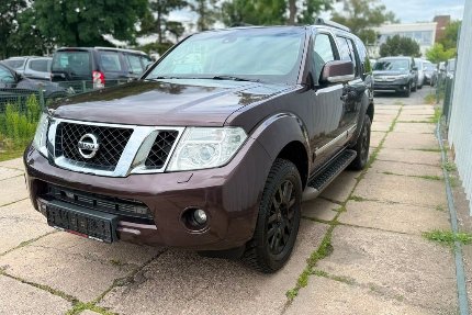 Nissan Pathfinder 151.000 km 13.999 &euro; Berlin 12277