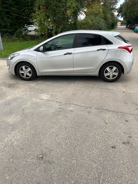 i30