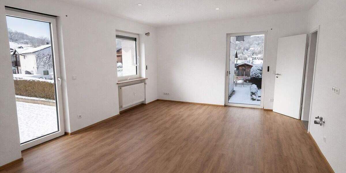 2,5-Zimmer-Wohnung (1. OG), 2023 kernsaniert, mit großem Westbalkon - OT Westerham - ab 01.04.2026 2 zimmer
