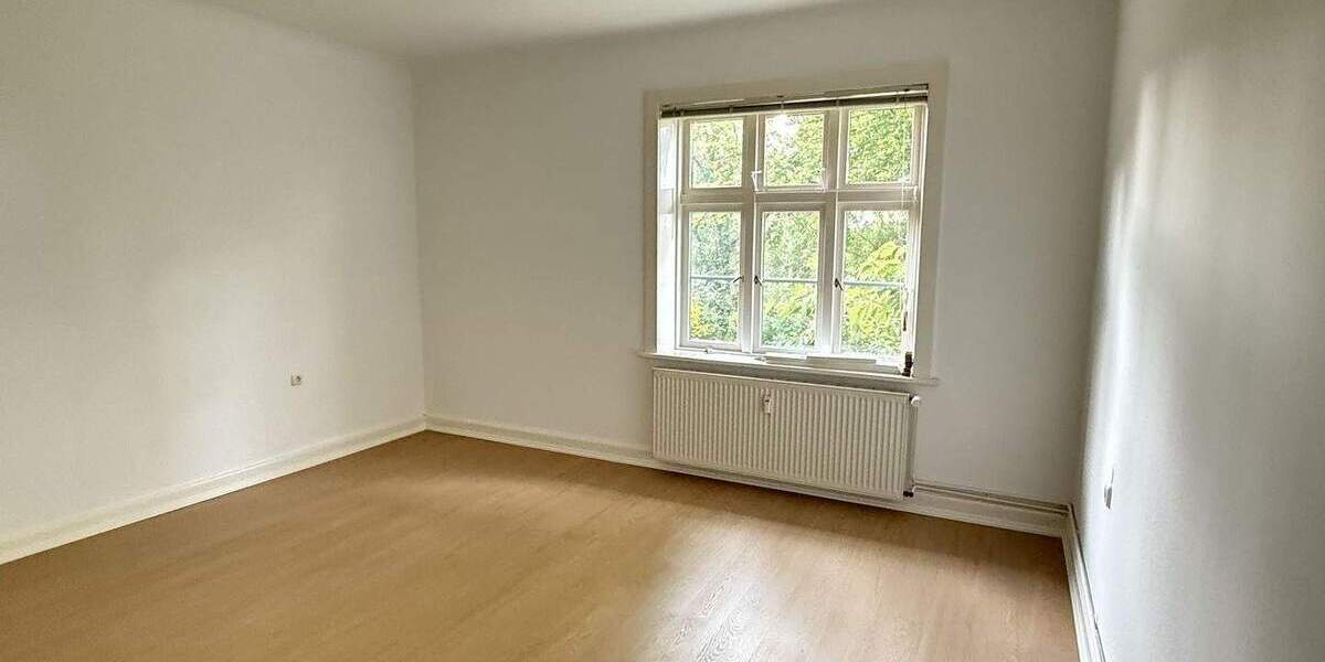 Große Altbau-Wohnung mit 4 Zimmern und Balkon 4 zimmer