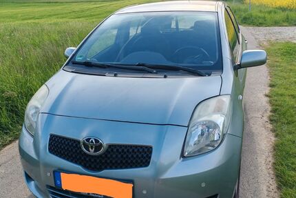 Toyota Yaris 86.500 km 6.500 &euro; Eppstein 65817
