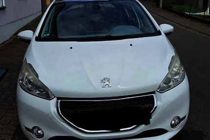 Peugeot 208 160.000 km 4.100 &euro; Edenkoben 67480