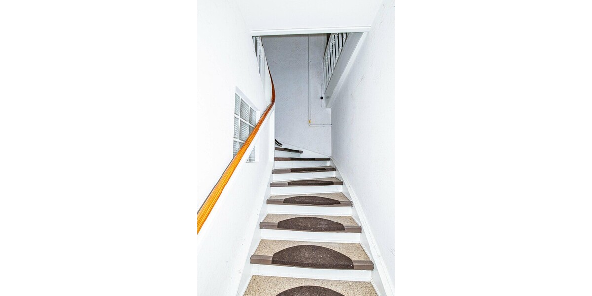 Großzügiges Zweifamilienhaus mit verborgenem Garten in der Innenstadt von Cham - Mehrfamilienhaus, Wohnhaus Cham | Angebot:26298154