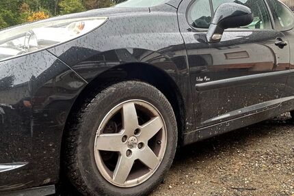 Peugeot 207 121.000 km 1.999 &euro; Haiger 35708