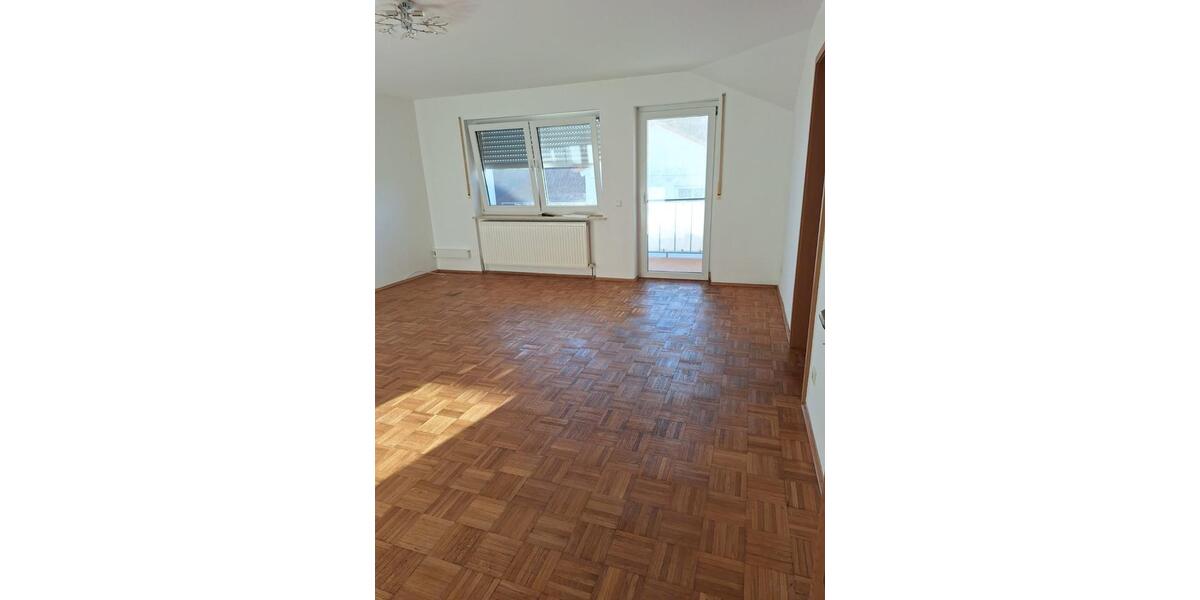 Dachgeschoßwohnung Wörrstadt - 2.5 Zimmer, 85 m&sup2;, 850&euro; | Angebot:26649221