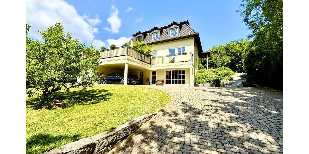 Haus zum Kaufen in Cadolzburg 1.350.000 € 244 m² 6 zimmer