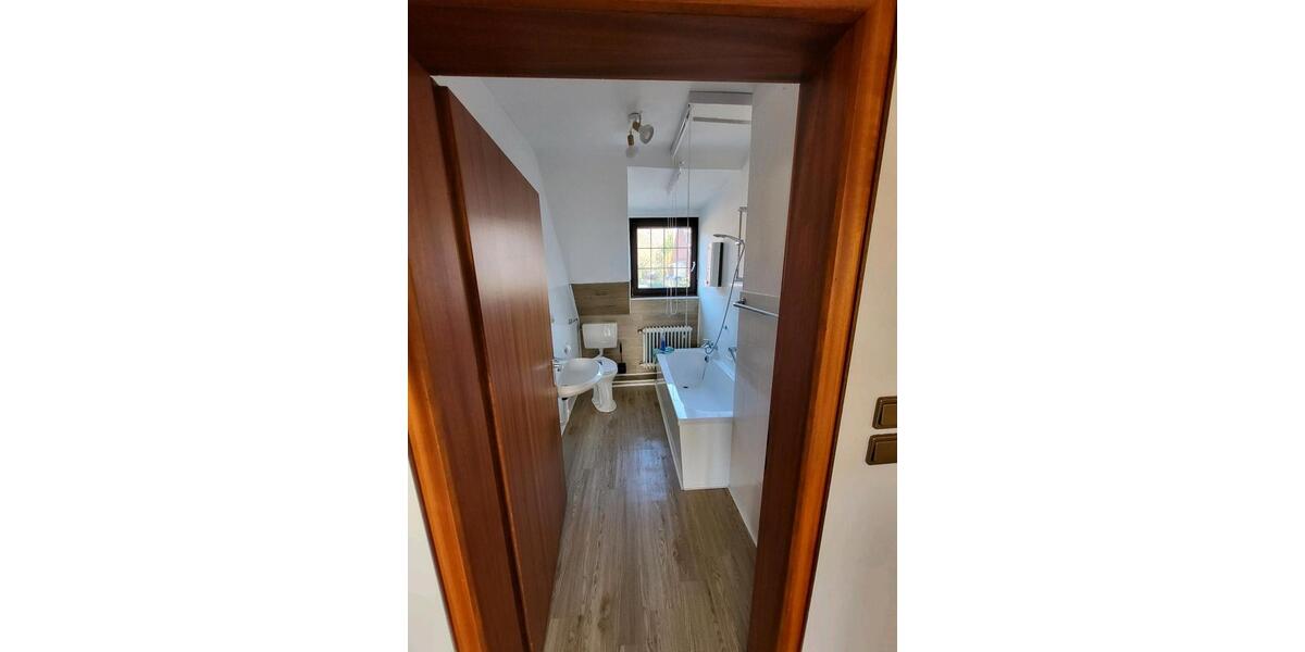 Dachgeschoßwohnung Hünxe - 3 Zimmer, 70 m&sup2;, 550&euro; | Angebot:24309795