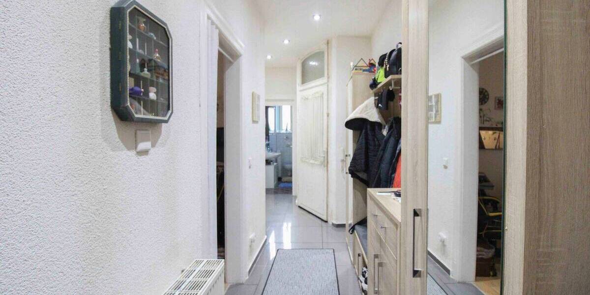 Etagenwohnung Stuttgart Bad Cannstatt - 3 Zimmer, 73 m&sup2;, 260.000&euro; | Angebot:26093380