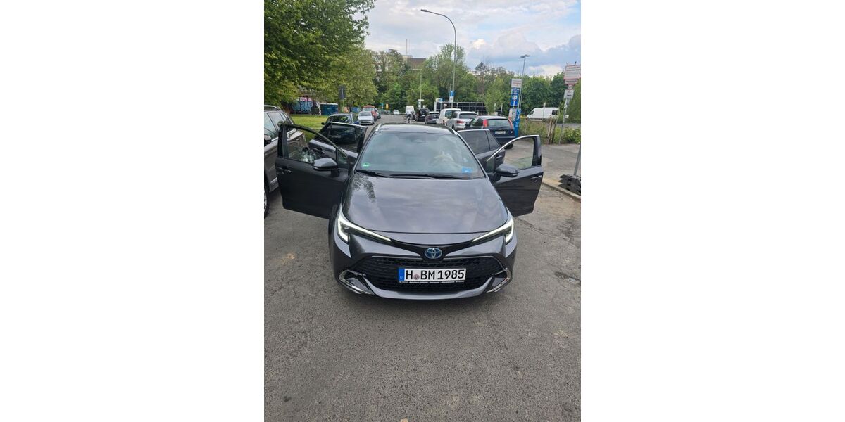 Toyota Corolla Verso 62.000 km 25.700 &euro; Kassel 34127
