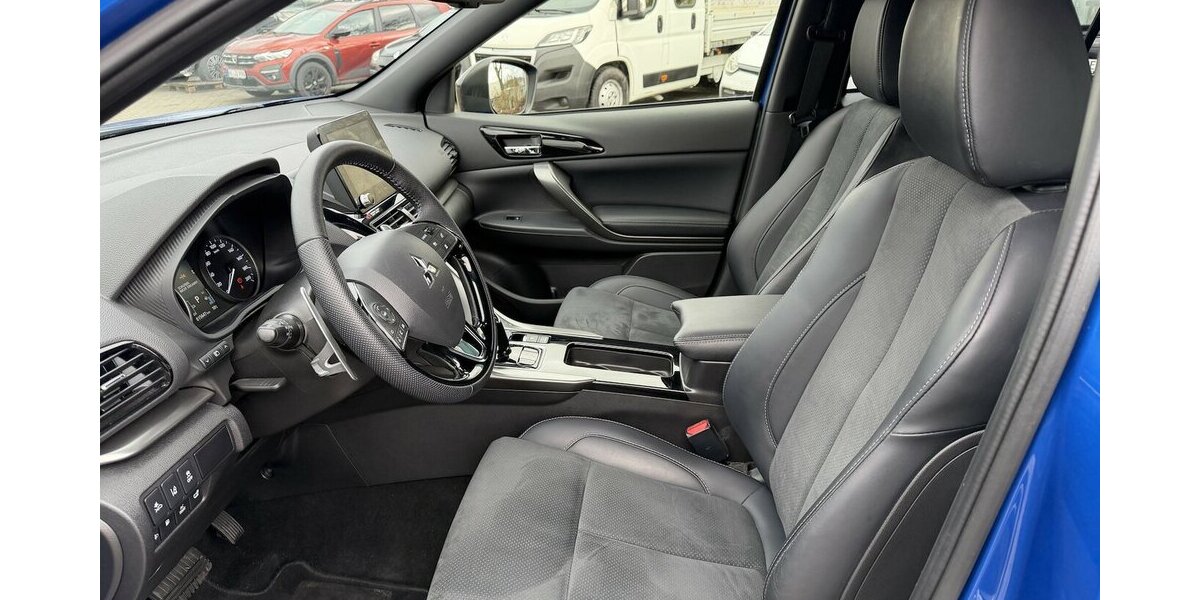 Mitsubishi Eclipse Cross Plus Select Black Hybrid 4WD 15.700 km 26.480 &euro; Donauwörth 86609