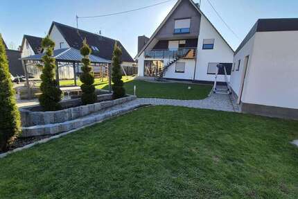 Haus zum Kaufen in Königsbrunn 1.550.000 € 320 m² 10 zimmer