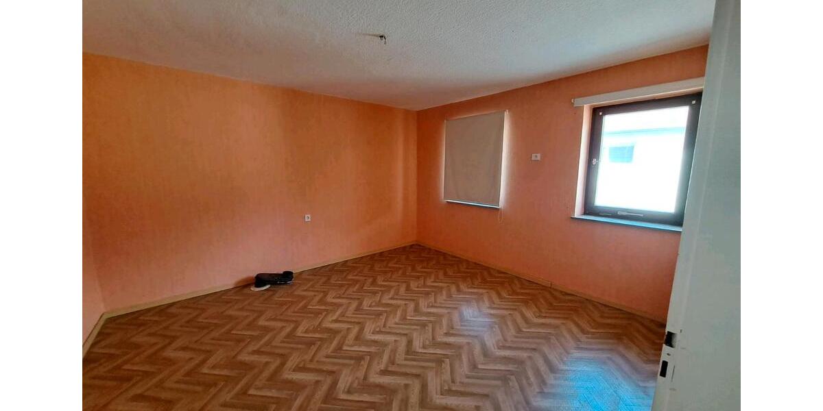 Reihenhaus Cornberg - 9 Zimmer, 240 m&sup2;, 155.000&euro; | Angebot:26879302