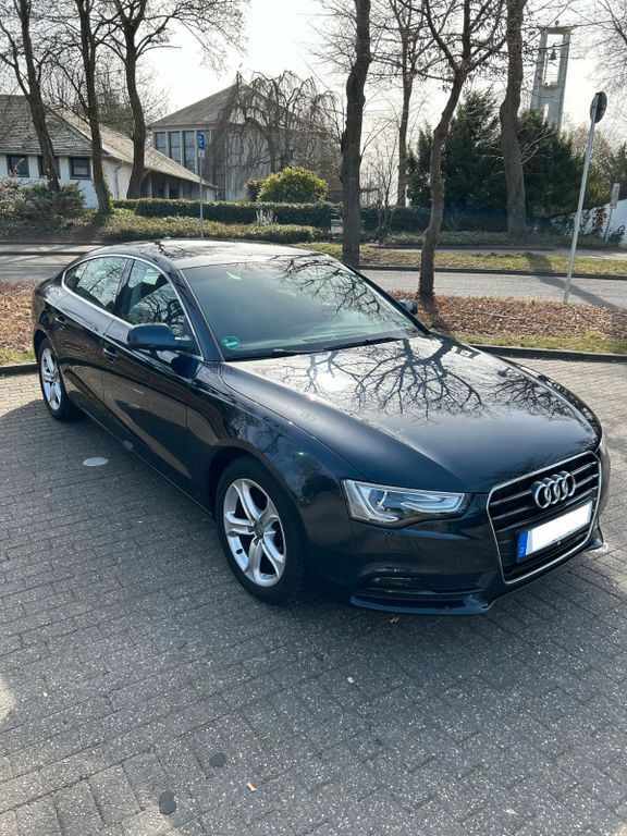 Audi A5 110.000 km 14.900 € Neuss 41464