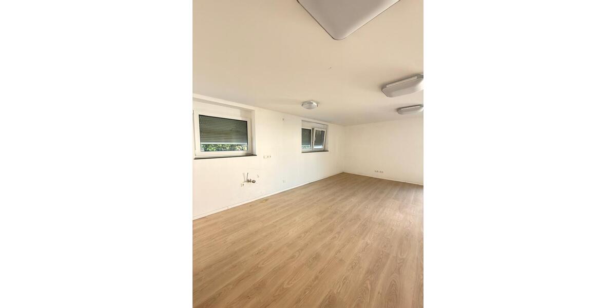 2 - Zimmer Anliegerwohnung ca.85 m2 950 € Warmmiete 2 zimmer