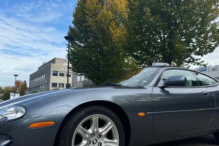 Jaguar XK8 83.000 km 23.700 € Riemerling 85521