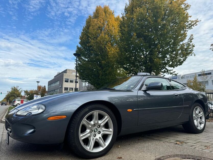 Jaguar XK8 83.000 km 23.700 € Riemerling 85521
