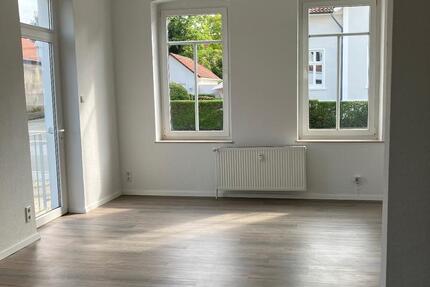 Schöne renovierte Altbauwohnung zentral gelegen in Halle zimmer