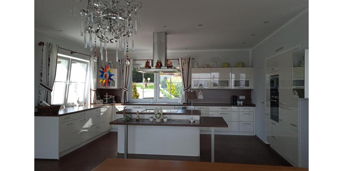 Villa Viechtach - 9 Zimmer, 400 m&sup2;, 1.250.000&euro; | Angebot:26548132