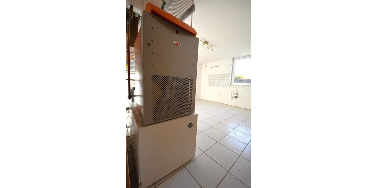 Ruhig gelegenes Wohnhaus mit Balkon, Terrasse, Garage, Carport und Aussicht in Gerolstein-Müllenborn 5 zimmer