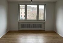 *RENOVIERTE Wohnung mit Balkon