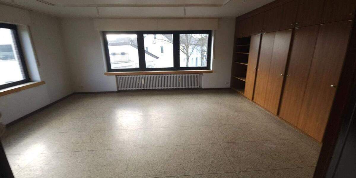 Mehrfamilienhaus, Wohnhaus Neukirchen-Vluyn Vluyn - 4 Zimmer, 180 m&sup2;, 1.950&euro; | Angebot:25877302