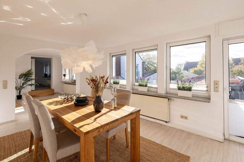 Gemütlich, hell und großzügig! Tolle Eigentumswohnung in Hoisten! 5 zimmer