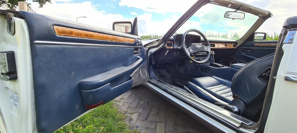 XJS