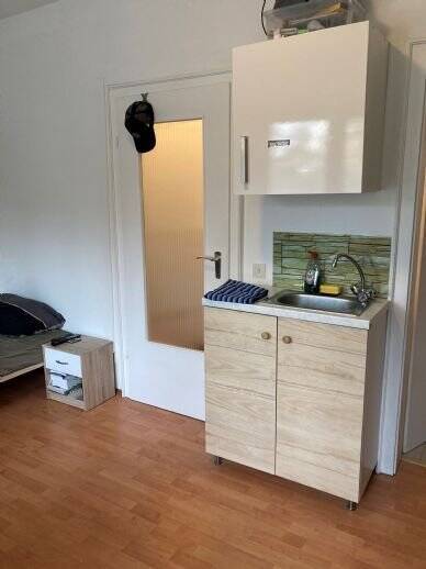 Etagenwohnung Siegburg Dreesch - 1 Zimmer, 28 m&sup2;, 300&euro; | Angebot:24708661