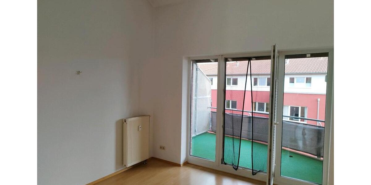 Etagenwohnung Ihlow - 2.5 Zimmer, 80 m&sup2;, 1.100&euro; | Angebot:26268016