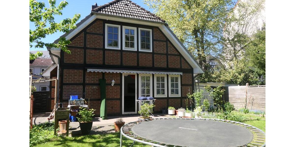 Einfamilienhaus Uelzen - 7 Zimmer, 150 m&sup2;, 1.200&euro; | Angebot:26611151