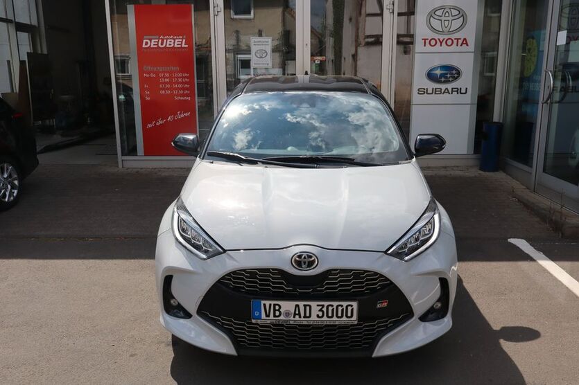 Toyota Yaris 13.210 km 24.950 € Mücke 35325