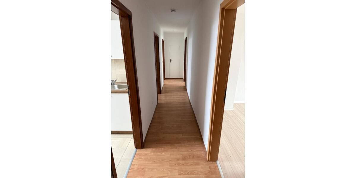 Dachgeschoßwohnung Cottbus Spremberger Vorstadt - 4 Zimmer, 100 m&sup2;, 900&euro; | Angebot:24739763